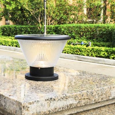 Lâmpada de jardim LED IP65 à prova d'água para portão principal poste luz de proteção solar alimentada por energia solar
